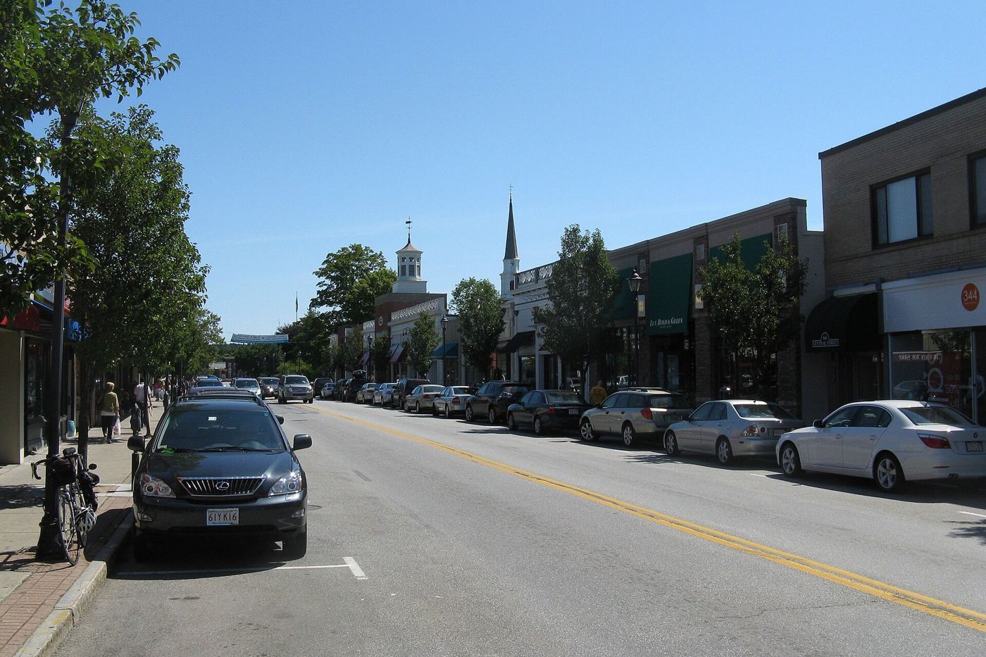 Shops along Central Street in Wellesley, Massachusetts
